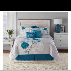 7 peice mainstay bed in a bag